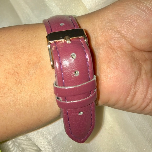 Maroon Watch - Picture 5 of 5